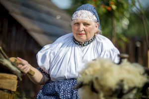 sesja tworcow ludowych, beskidzka piatka, fot adam brzoza, Helena Liptowska,  Brenna