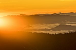 wschod slonca, gorce, magorki, widok na tatry, fot adam brzoza,