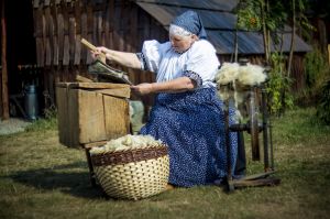 sesja tworcow ludowych, beskidzka piatka, fot adam brzoza, Helena Liptowska,  Brenna