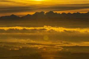 wschod slonca, babia, gora, zima, widok na tatry, fot adam brzoza